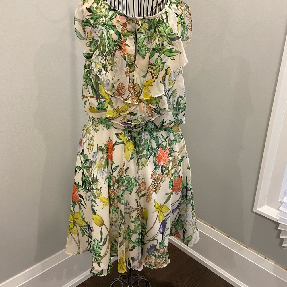 BETSEY JOHNSON Floral Dress